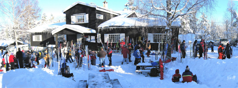 Skihytta en vinterdag. (2004) Foto Jan Kronberg.