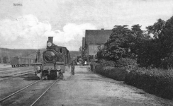 Jernbanestasjonen i Moss slik den så ut cirka 1882, tre år etter åpningen. Postkort-foto / fotograf ukjent