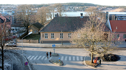 Chrystiegården, Storgata 20 og nabohuset "Konsulen" (Storgata 22) sett ovenfra i 2012. Fotograf: Bjørn Wisth