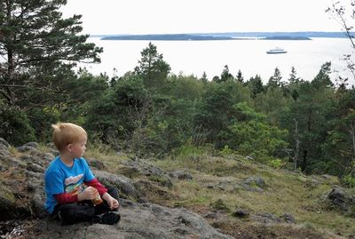 Rødsåsen med utsikt mot Bastøya og Horten. (2013) Foto JK